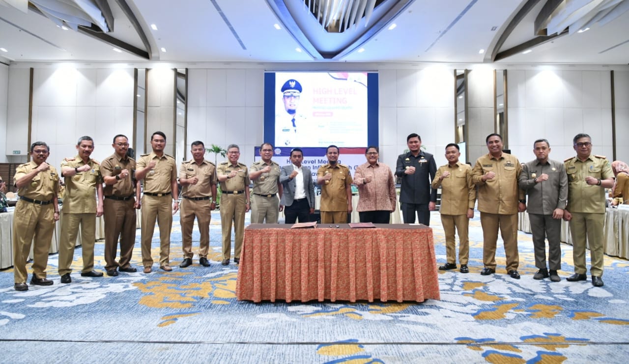 Gubernur Dorong Bupati/Wali Kota Serta ASN Gunakan Produk Dalam Negeri